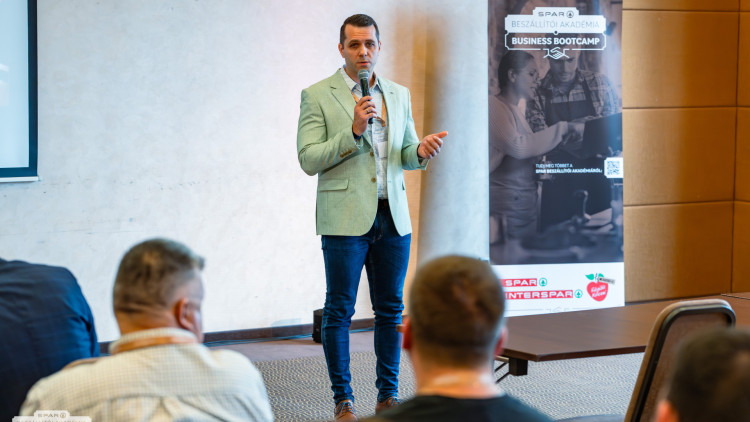 Bemutatkozik Magyar Krisztián, a Régiók Kincse program új kategória vezető szortiment menedzsere